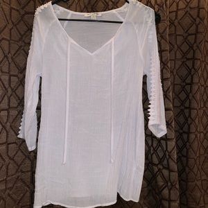 Open shoulder 3/4 length sleeve shirt